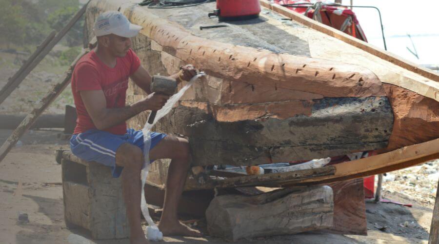 Why choose FlowLine Co for water damage restoration in Huntington Park